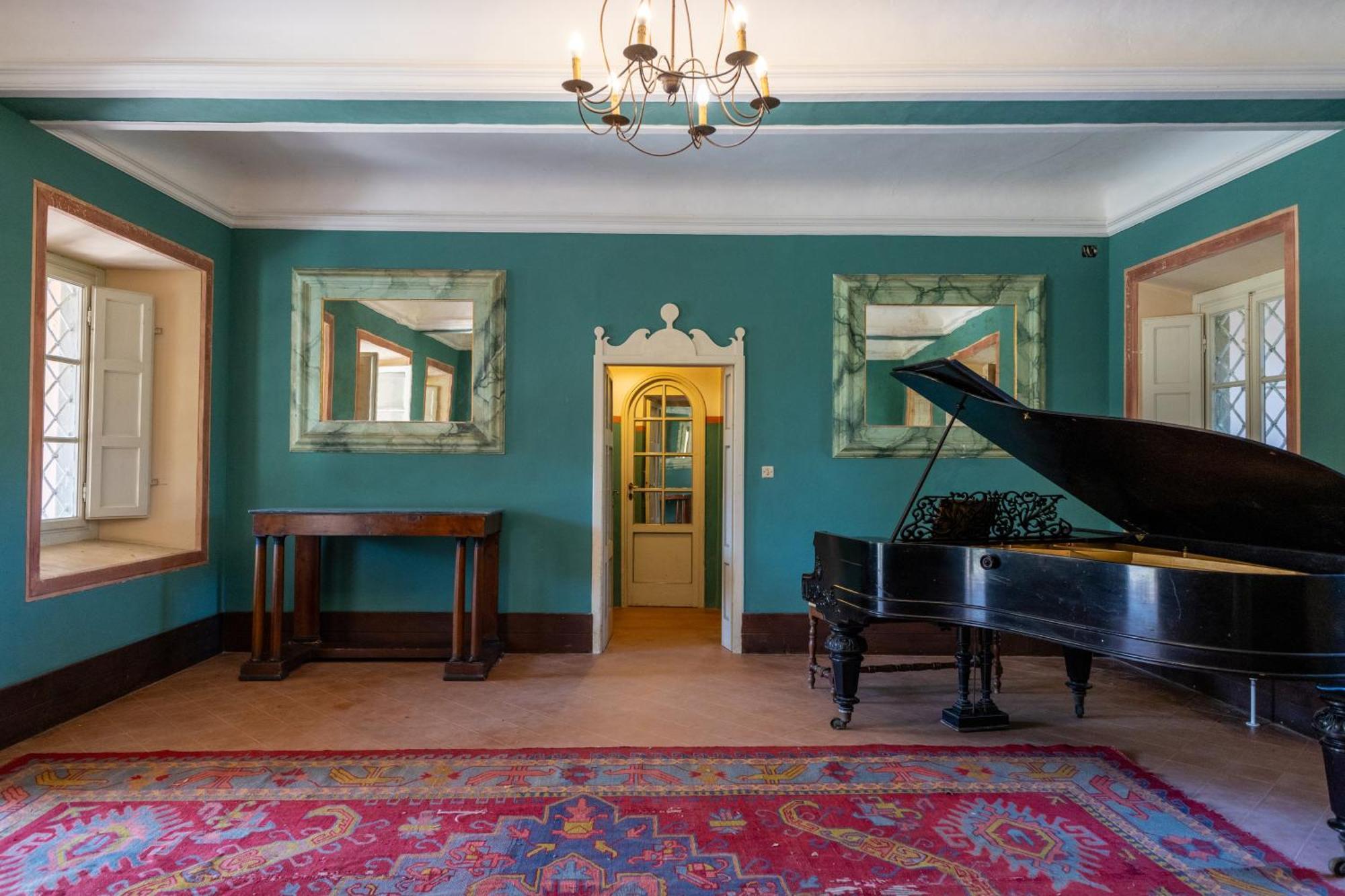 Deluxe Two-Bedroom Apartment with Garden View